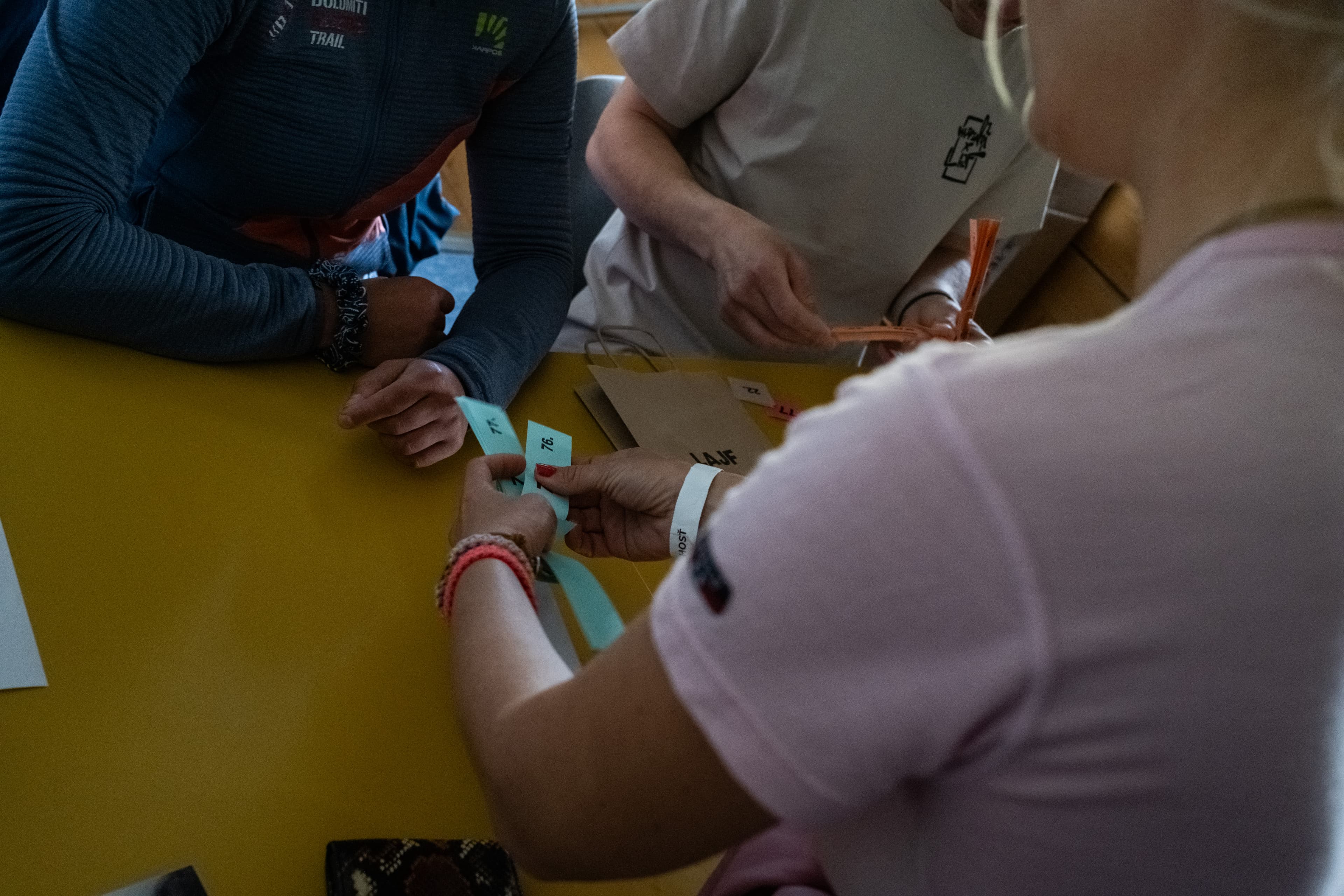 Ruky počas workshopovej časti festivalu.